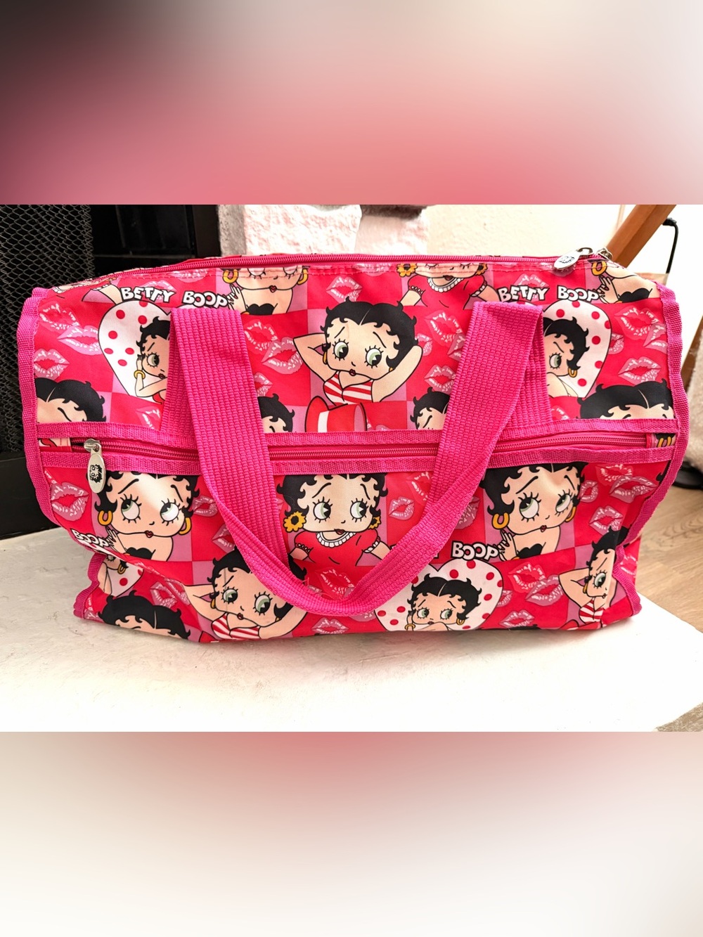 💋 Betty Boop Hot Pink Duffel / Weekender Travel Bag 💋
